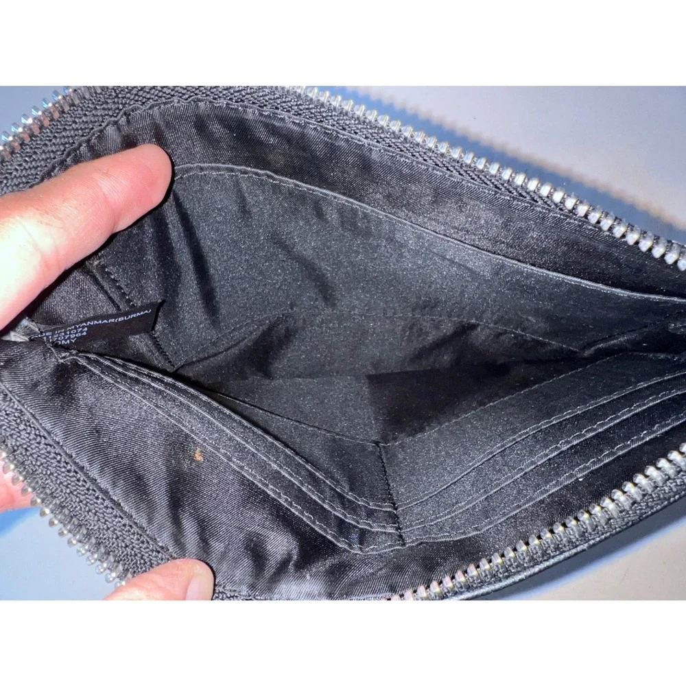 Guess Los Angeles Monogram G-Logo Wristlet Clutch Black Grey Zip Pouch